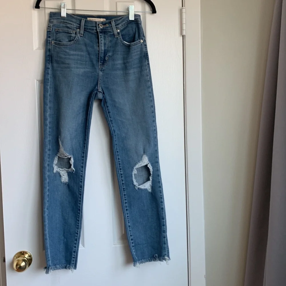 Levi’s 724 High Rise Straight Distressed - Picture 1 of 9